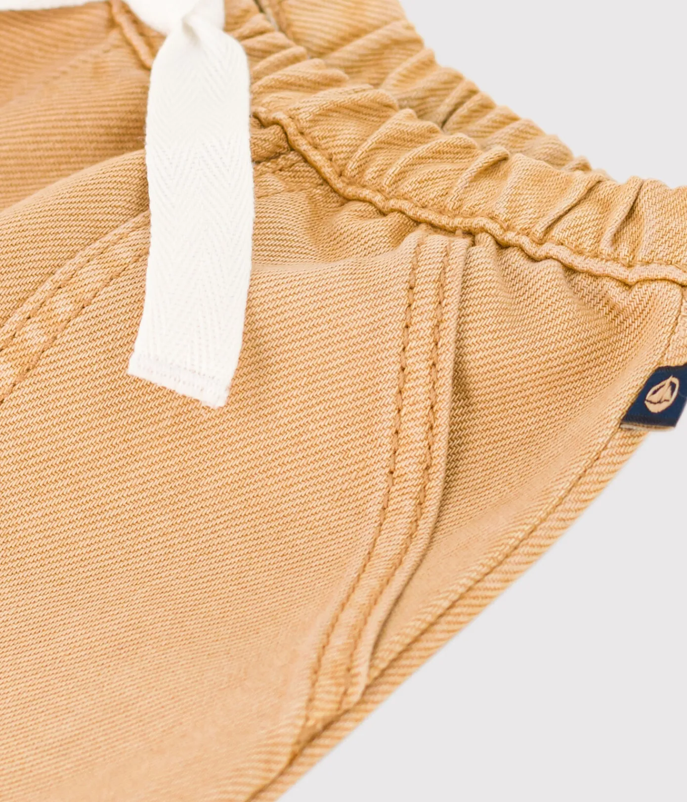Petit Bateau Shorts, Hosen, Leggings*Baby-Hose aus farbigem Denim beige TOURONE