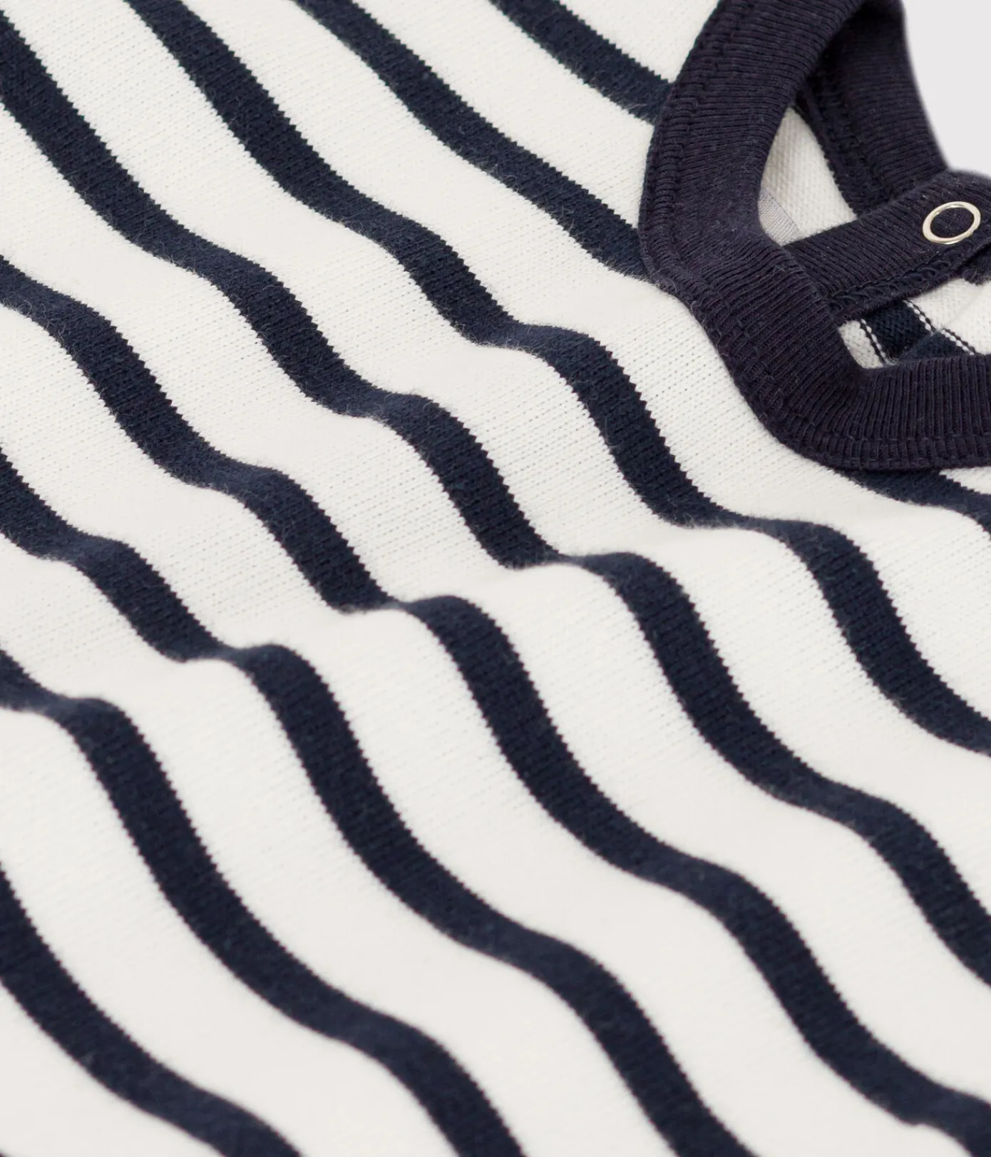 Petit Bateau Schlafanzüge, Strampler|Sets, Overalls & Latzhosen*Baby-Kurzoverall aus dickem Jersey im Streifenlook weiss MARSHMALLOW/blau SMOKING