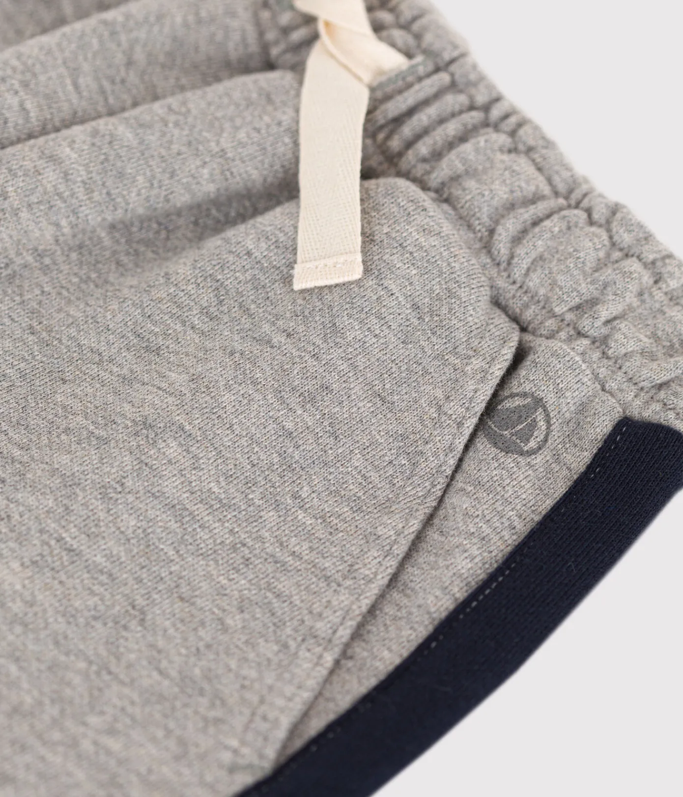 Petit Bateau Shorts, Jeans, Hosen*Baumwollshorts für Jungen grau CHATON CHINE