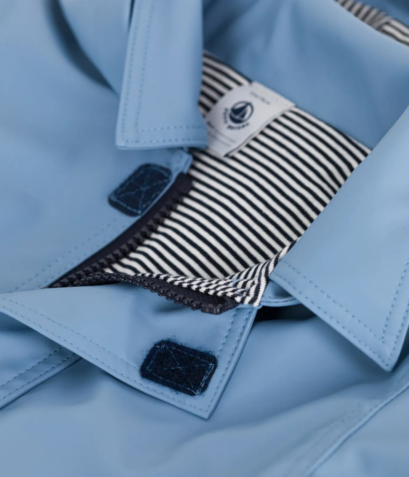 Petit Bateau Jacken, Anoraks*Ikonische einfarbige Baby-Regenjacke ADRIATIC