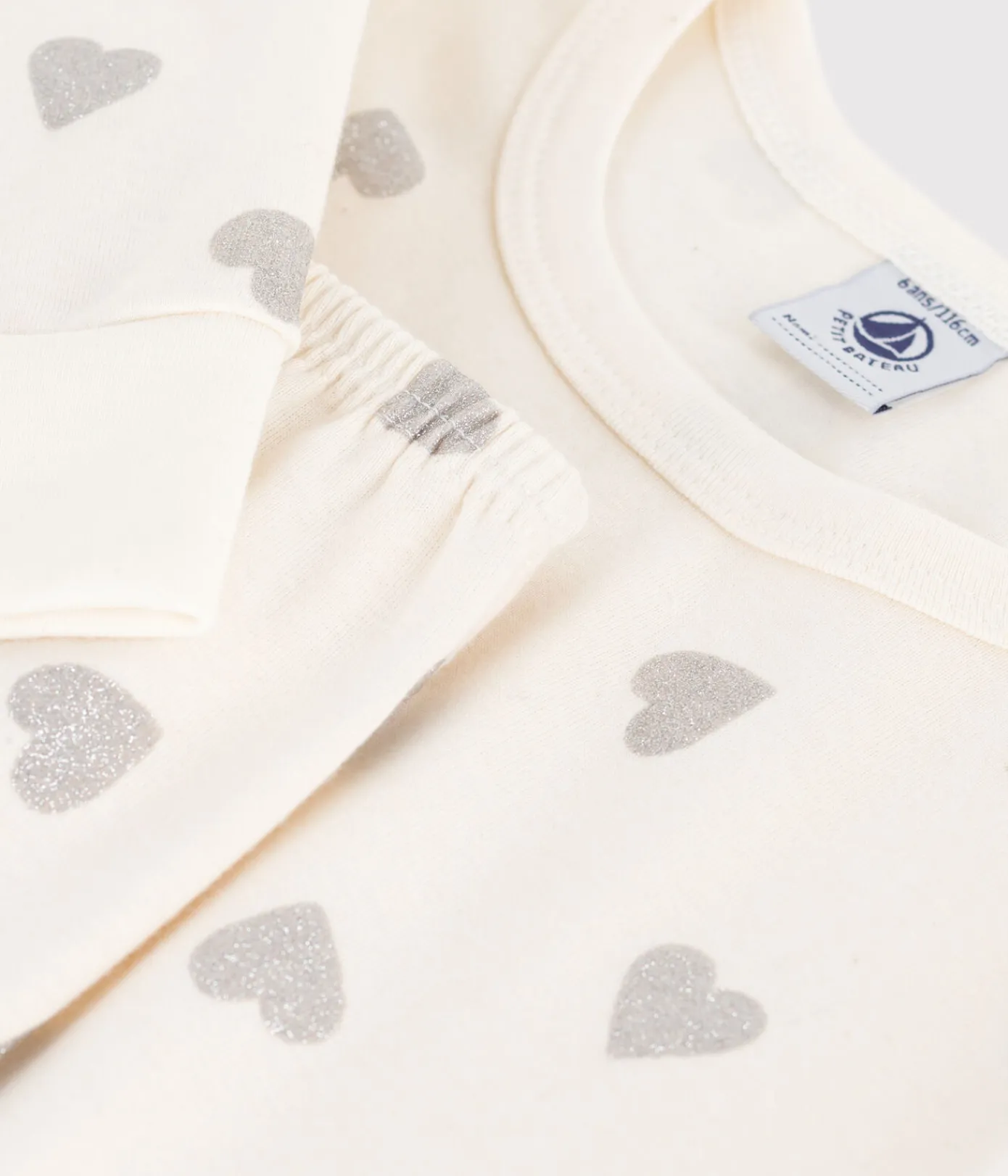 Petit Bateau Schlafanzüge, Nachthemden*Kinder-Pyjama aus Baumwolle mit silberfarbenen Herzen naturfarben MILK/ ARGENT