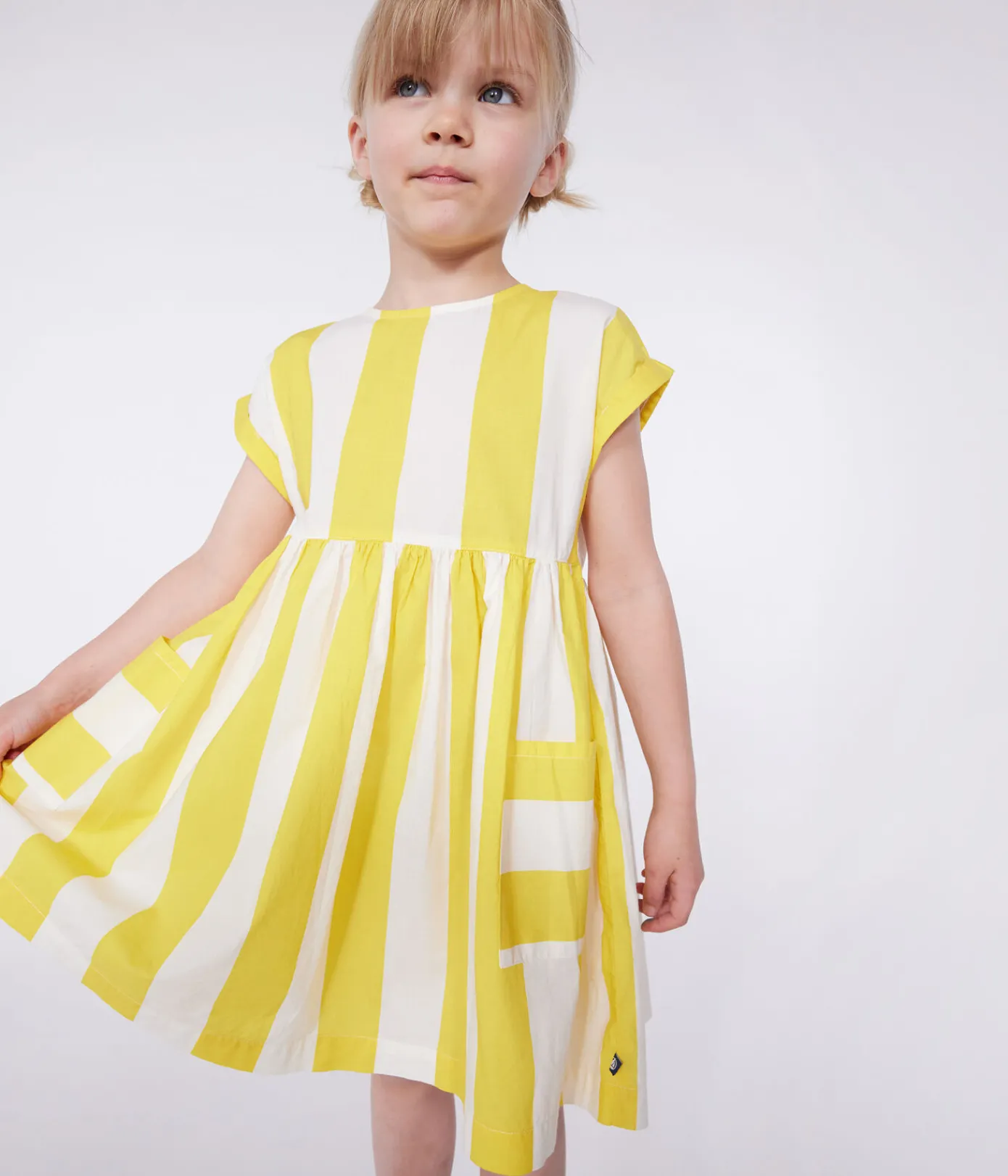 Petit Bateau Kleider, Röcke*Kurzärmeliges Kinder-Kleid aus Baumwolle mit Streifen weiss MARSHMALLOW/ ORGE