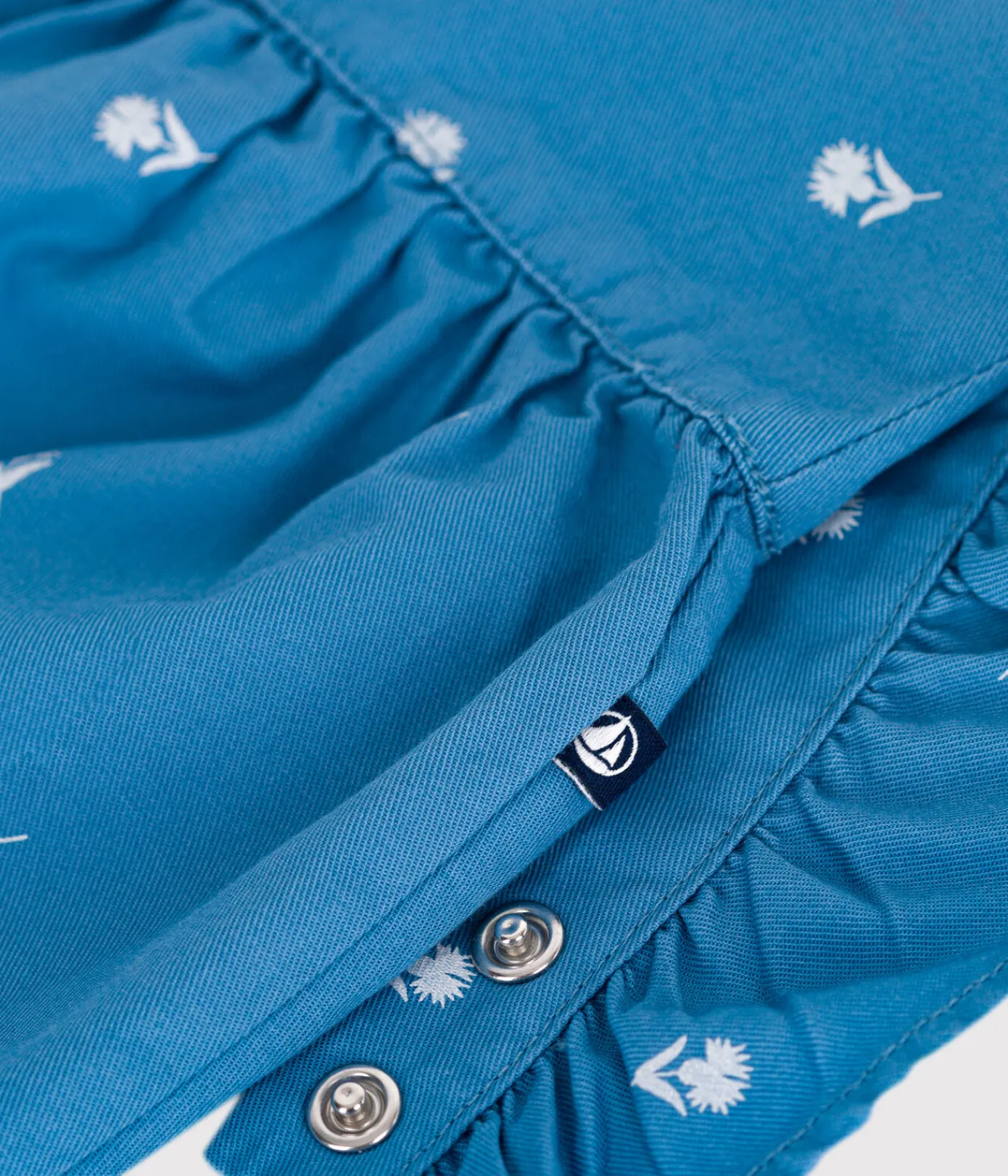 Petit Bateau Sets, Overalls & Latzhosen*Langbeinige Baby-Latzhose aus Baumwolle mit bestickten Blumen blau ALASKA/weiss MARSHMALLOW