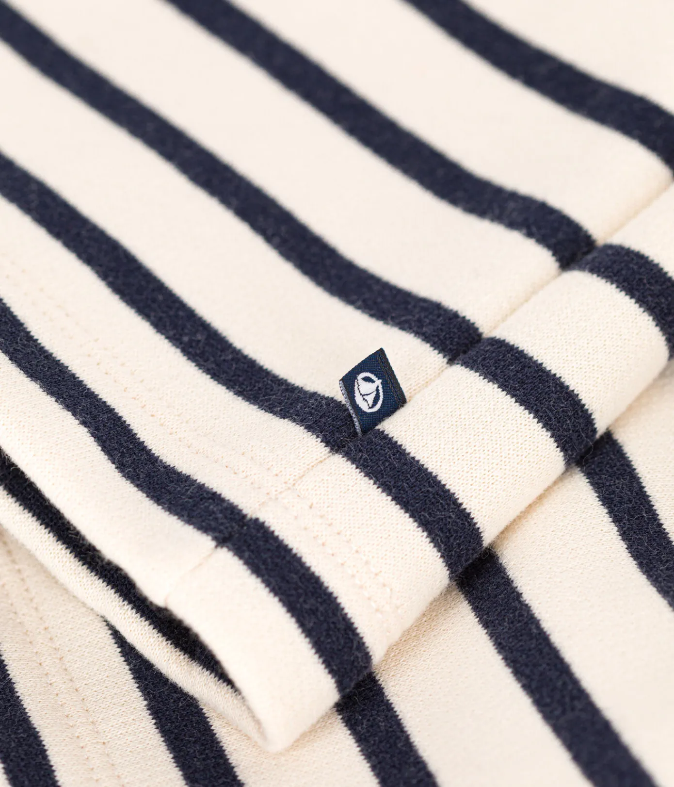 Petit Bateau Kleider, Röcke*Langärmeliges Kinder-Kleid aus aufgerautem Molton für Mädchen weiss AVALANCHE/blau SMOKING