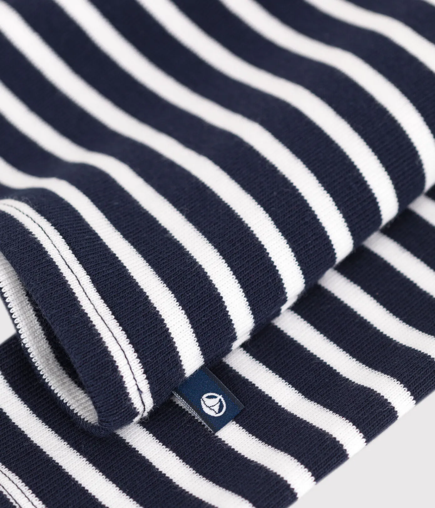 Petit Bateau T-Shirts, Tops, Oberteile*Langärmeliges Kinder-T-Shirt aus Baumwolle mit Streifen blau SMOKING/weiss MARSHMALLOW
