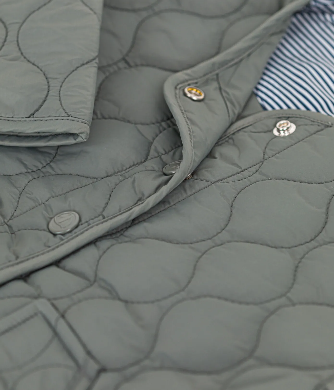 Petit Bateau Mäntel, Jacken, Regenjacken*Leichte Kinder-Winterjacke für Mädchen grün THUYA