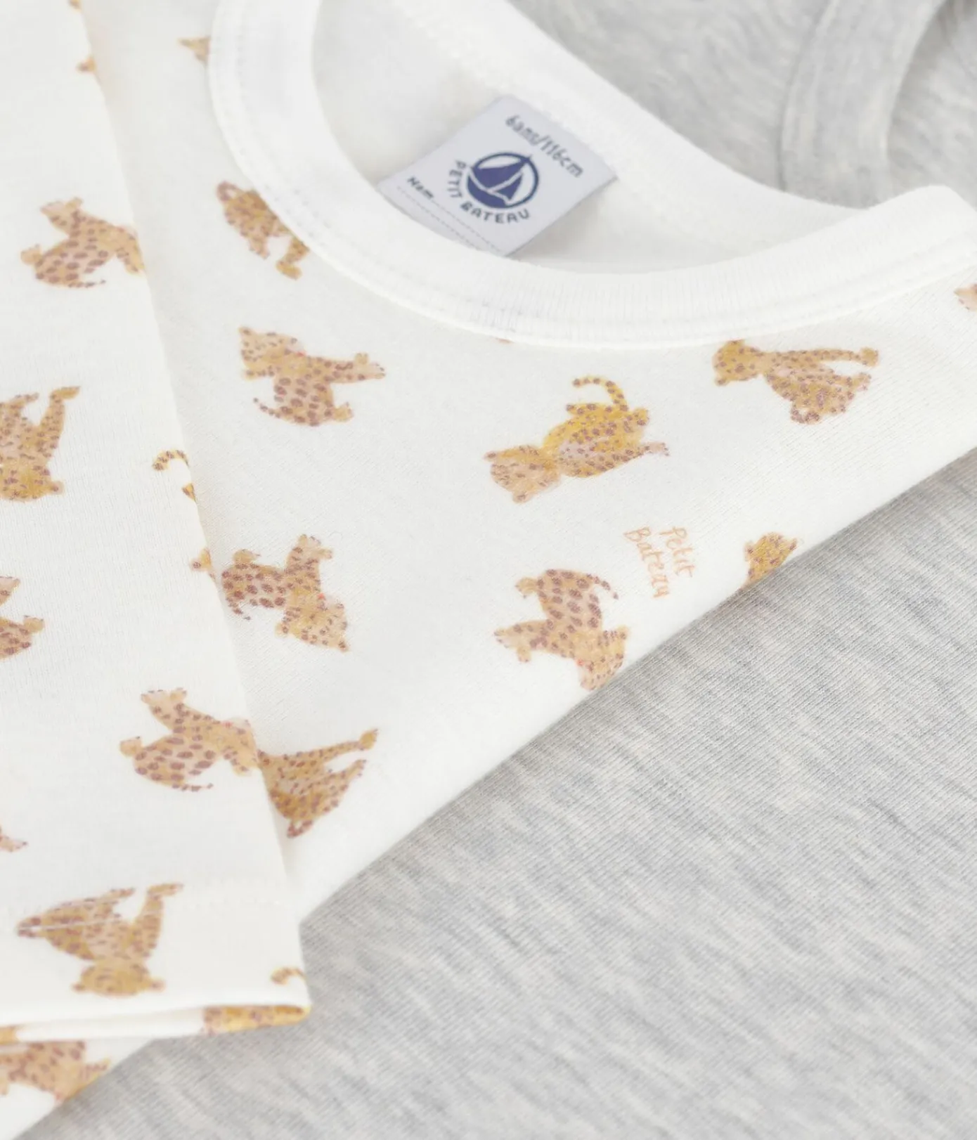 Petit Bateau Unterhemden, Tanktops|T-Shirts, Poloshirts, Hemden*Set langärmeliger Kinder T-Shirts aus Baumwolle mit Leoparden-Motiv variante 1