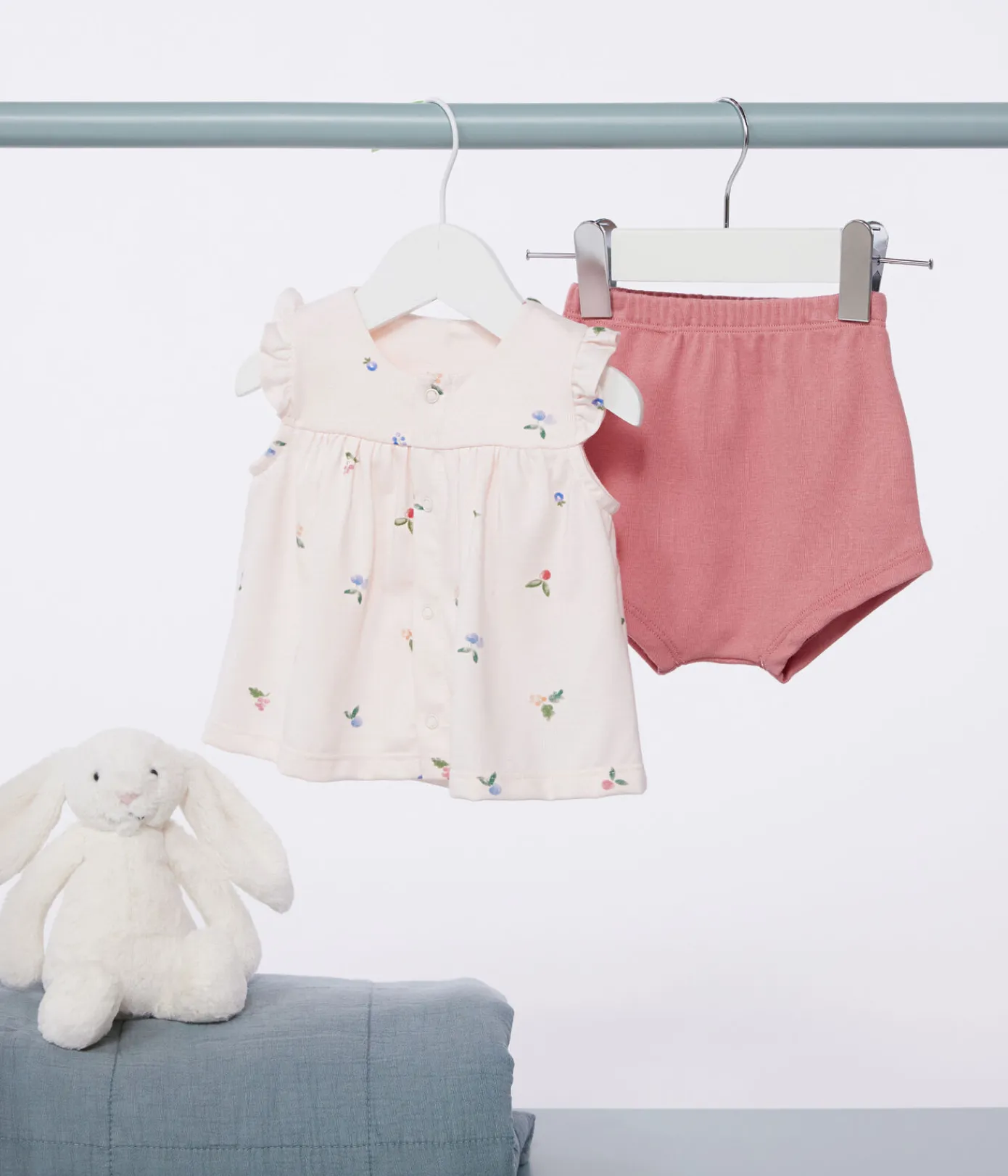 Petit Bateau Sets, Overalls & Latzhosen|Newborn*2-teiliges Newborn-Set aus Baumwolle mit Rüschenbluse rosa FLEUR/weiss MULTICO